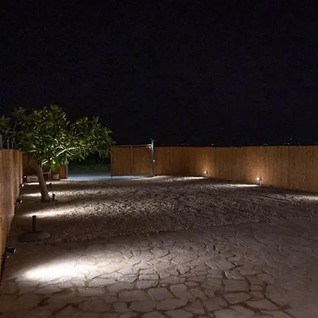 TSABAS BEACH SIDE APARTMENTS ΤΣΑΜΠΑΣ παραλιακά διαμερίσματα 1 Apartman