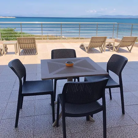 TSABAS BEACH SIDE APARTMENTS ΤΣΑΜΠΑΣ παραλιακά διαμερίσματα 1 *